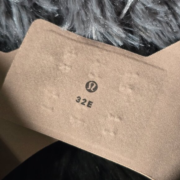 Lululemon seamless support bra in a neutral nude beige tone - Picture 4 of 6